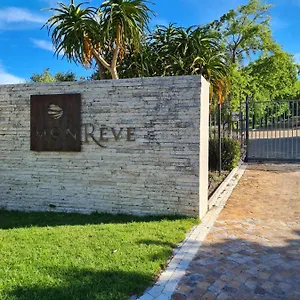 https://cape-winelands-estate.hotels-capetown.com